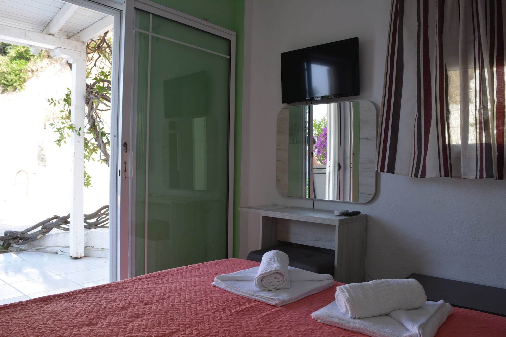 Dias Apartments Mola Kalyva Dış mekan fotoğraf